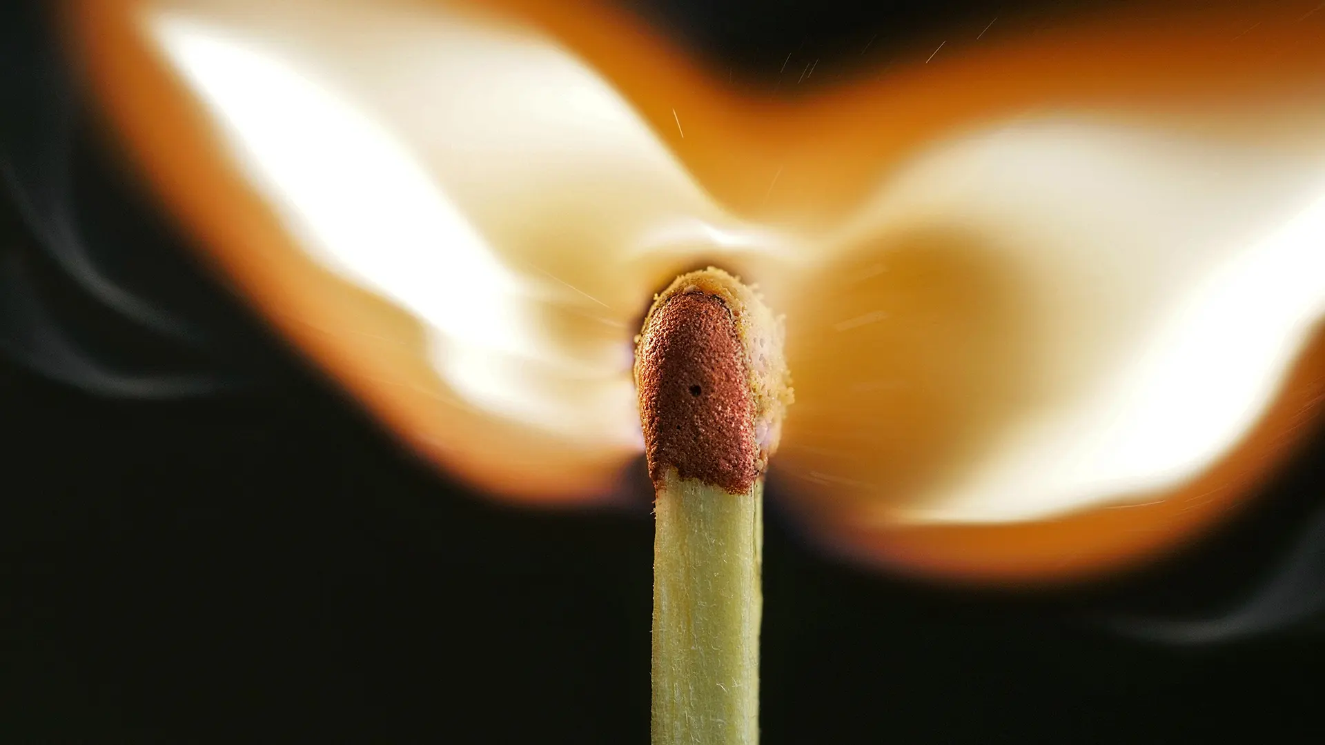 zigarrenfeuerzeug, zigarre anzünden, jetflame, feuer, stichflamme, xikar, zigarrenzubehör